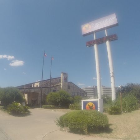 Executive Inn And Suites Waco Exterior photo